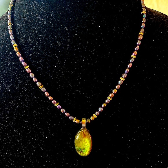 NWOT.  Artisan sterling silver green labradorite pendant with cultured pearls. - Picture 1 of 4